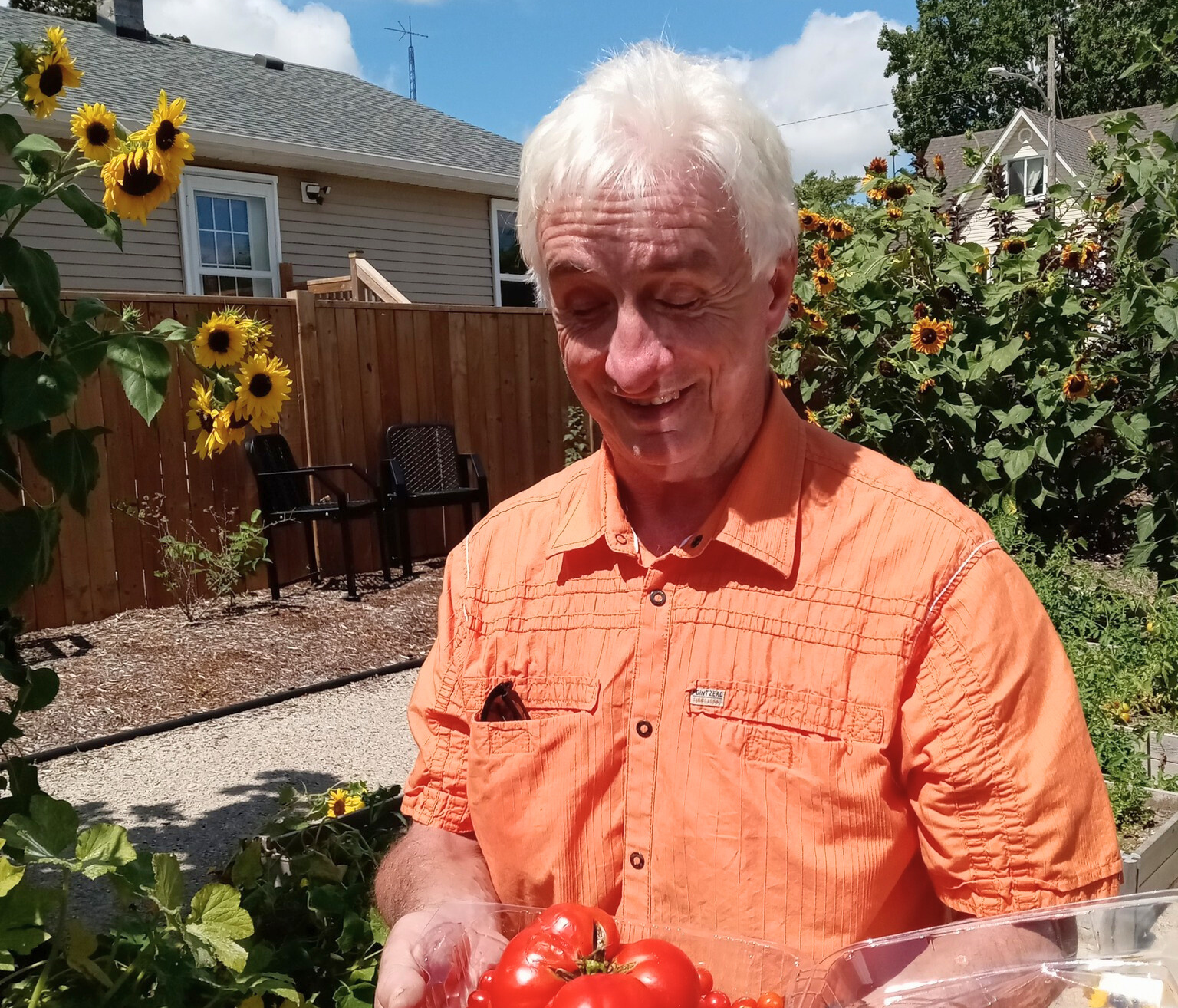 A client choosing his vegetables